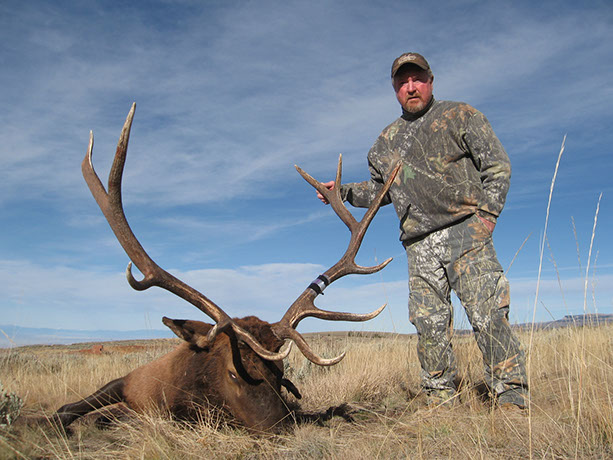 elk hunting, mule deer hunting, elk hunt wyoming, deer hunt wyoming, hunt wyoming private ranches, trophy mule deer, trophy elk, guided hunt wyo