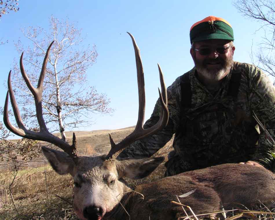 elk hunting, mule deer hunting, elk hunt wyoming, deer hunt wyoming, hunt wyoming private ranches, trophy mule deer, trophy elk, guided hunt wyo