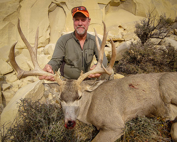 elk hunting, mule deer hunting, elk hunt wyoming, deer hunt wyoming, hunt wyoming private ranches, trophy mule deer, trophy elk, guided hunt wyo